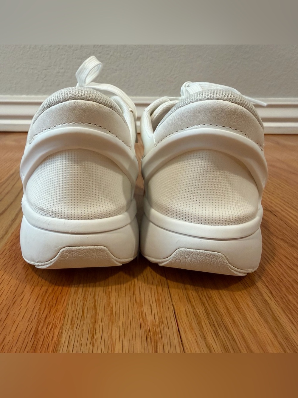 Kizik Prague Hands Free Slip-On Sneakers White Women’s 8 - Picture 4 of 6